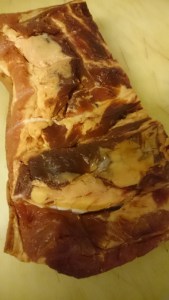 boby rigole pas avec le lard à couper en petits des